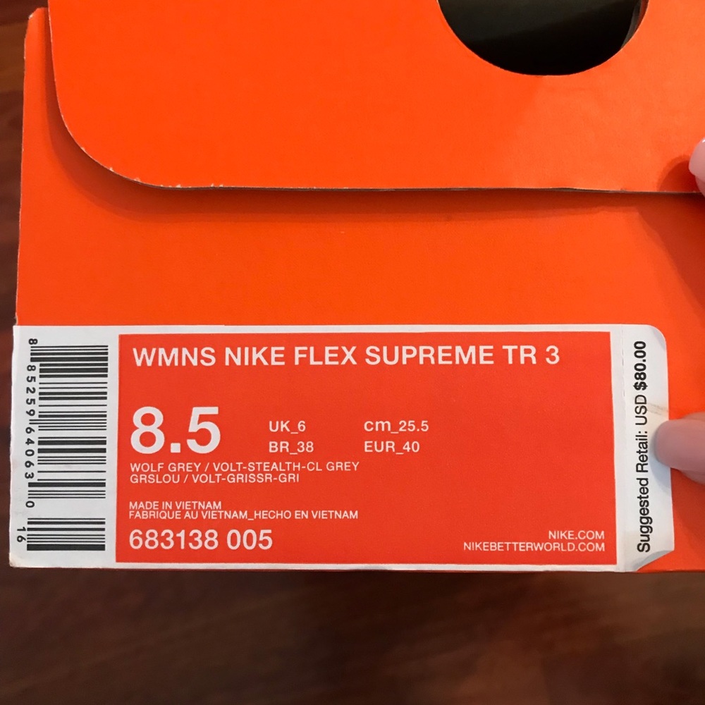 Nikes - Picture 2 of 4